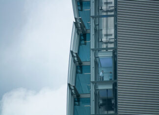 Czym cechują się komponenty dźwigowe