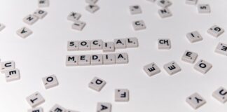 Jakie rodzaje reklam na portalach społecznościowych są najskuteczniejsze dla różnych branż