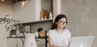 Jak zintegrować oprogramowanie do e-commerce z platformami społecznościowymi