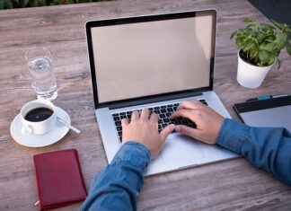 Jak się pisze follow up? Jak się pisze follow up?