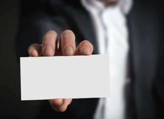 Kto jest odpowiedzialny za podstawę programową?